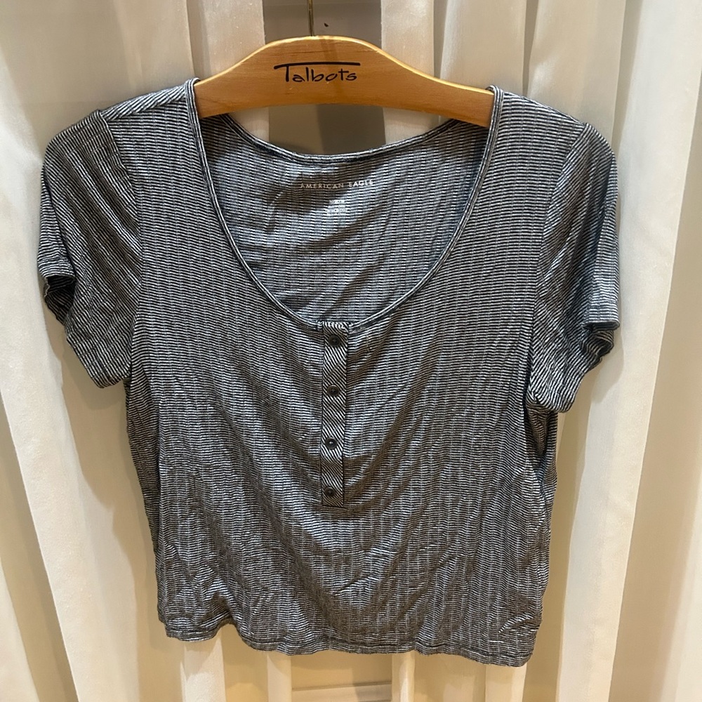 American Eagle Striped M Cropped Top